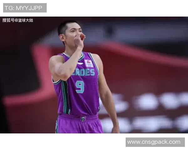 张庆鹏的篮球人生：从青涩少年到职业球员的奋斗历程与心路历程